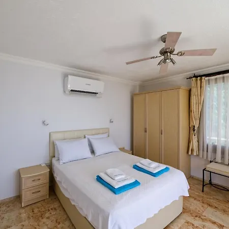 Yakamoz Kalkan