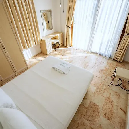 Yakamoz Kalkan