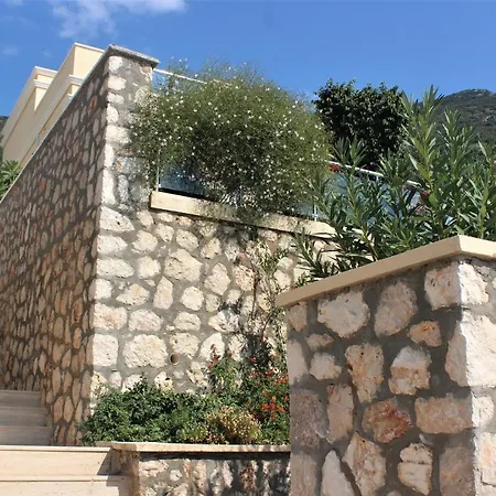 Yakamoz * Kalkan